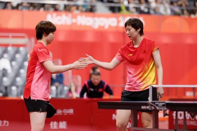 王曼昱/蒯曼零封张本美和/早田希娜夺得亚运会女双冠军，日乒单项赛颗粒无收。
名古