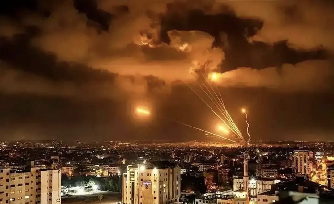 美国一边谈判一边做足了战争准备，伊朗其实也没闲着，只是这个国家备战工作不是坐在表