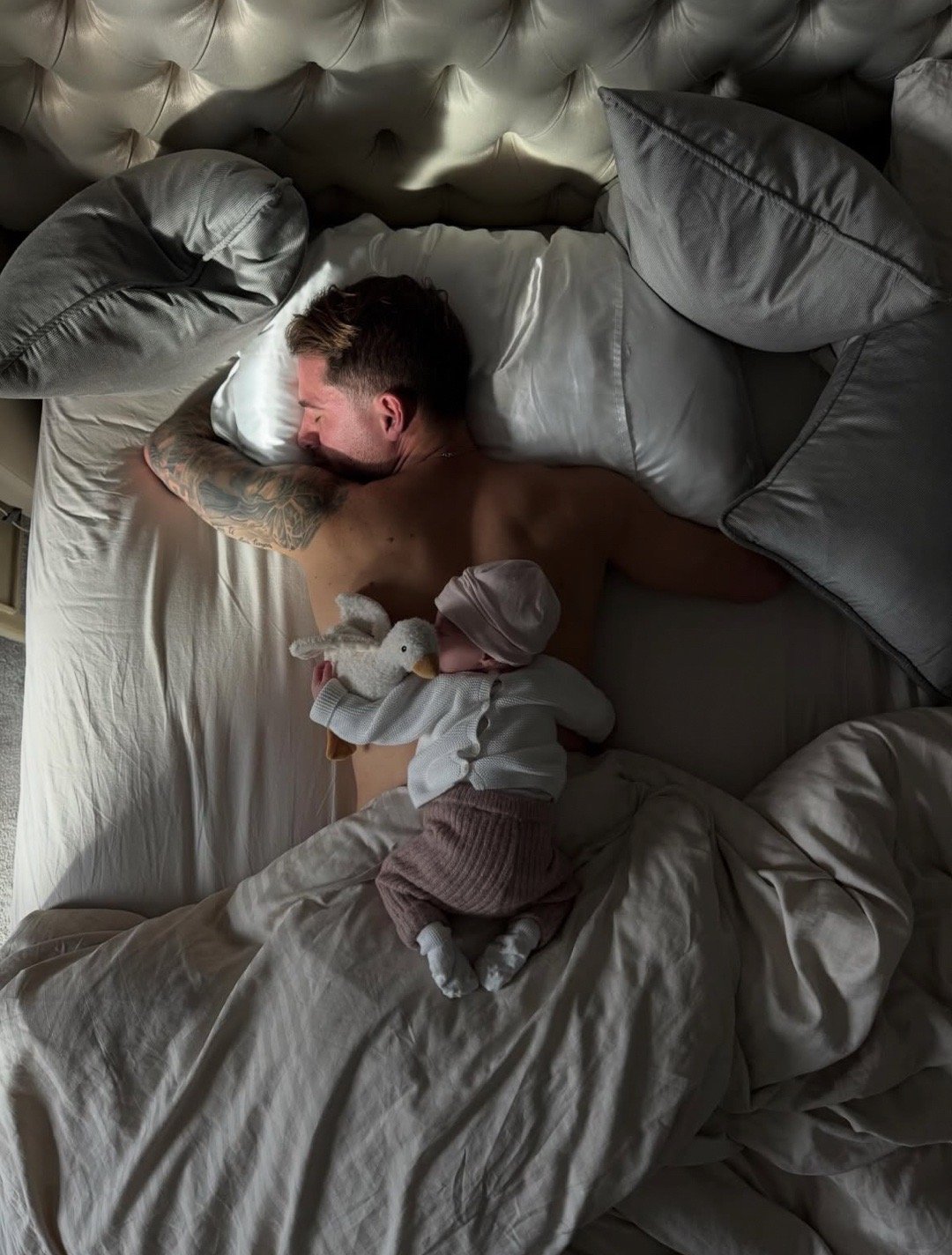 😄麦卡利斯特：“大家早上好🐣😴”