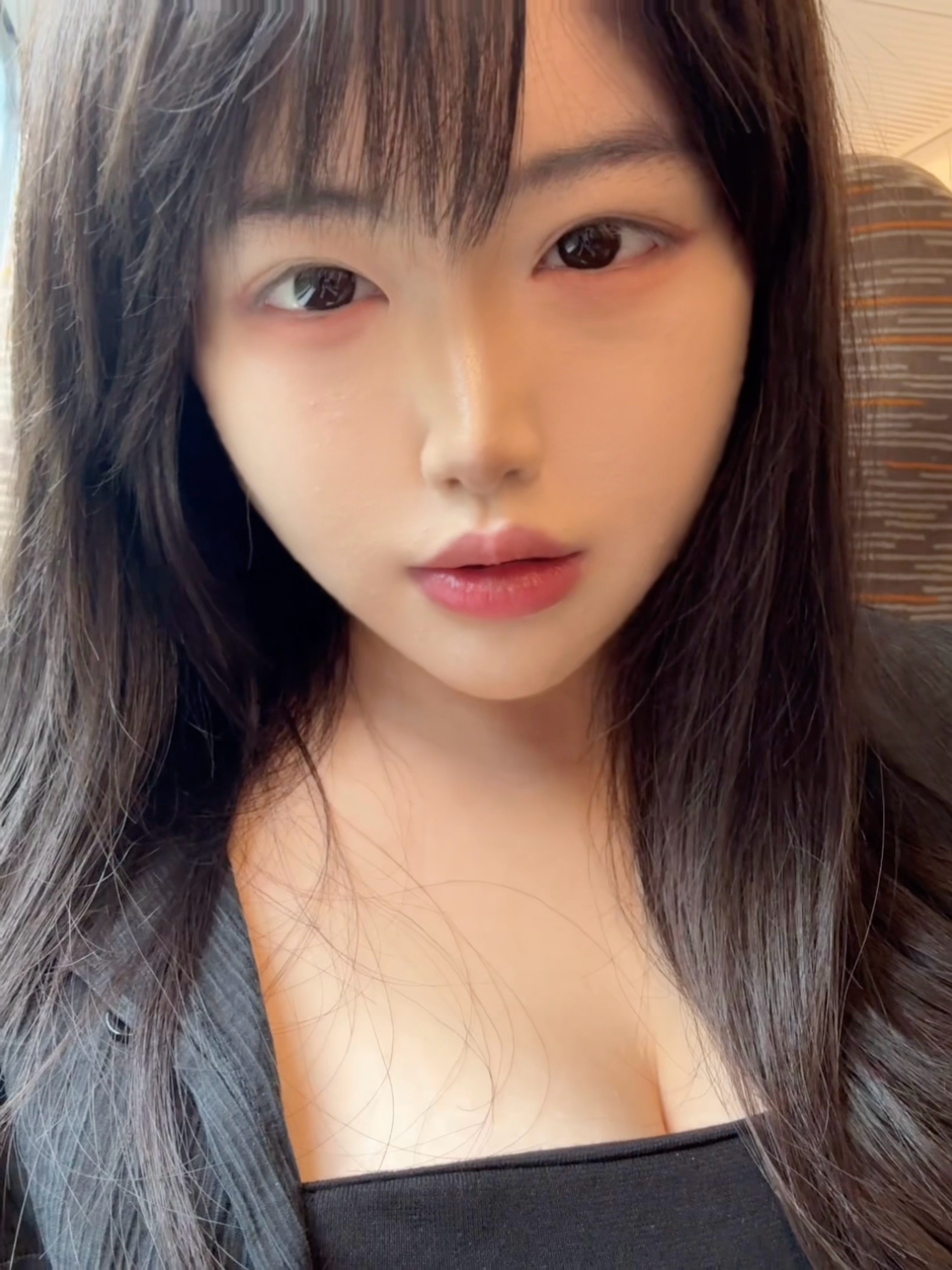 没有睫毛显得很善良 ​​​