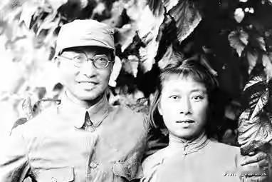 陈赓一生难忘发妻王根英，把亲妻妹托付给开国上将为妻，亲力赡养岳母终身不改初心
