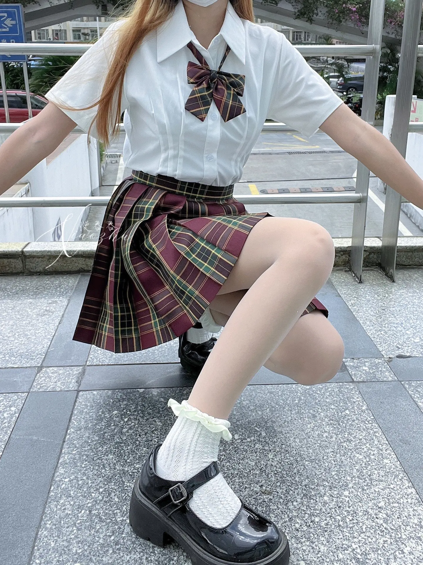 今日文案“有人释怀，有人在风中爱了又爱，有人深夜排位六连败”