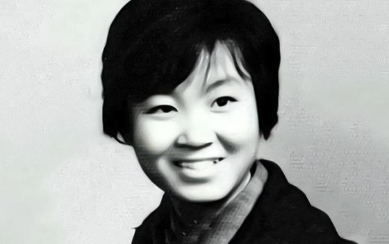 1974年，一21岁女知青夜间独自去厕所时神秘失踪，连队把整座山翻了个遍，却仍然