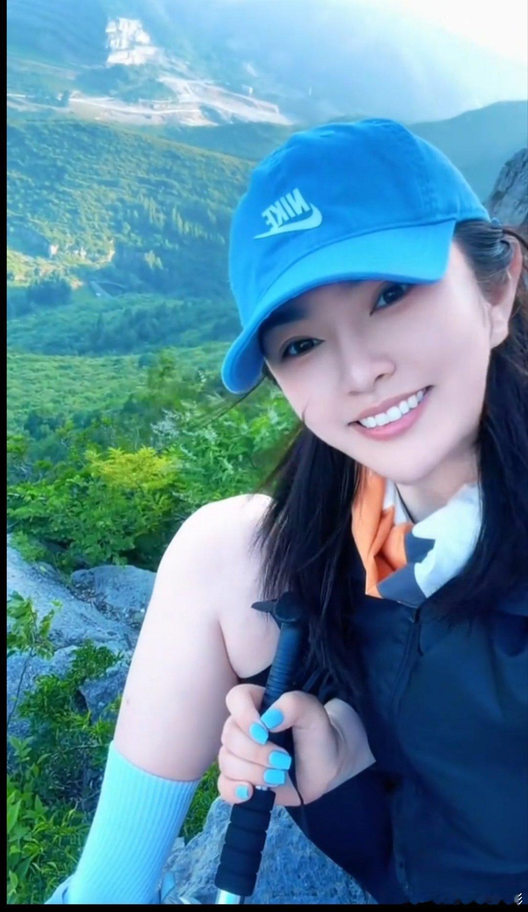 遇到以下这几种女人果断删了她第一，女人一上来就找你借钱第二，女人一开始就给你哭穷