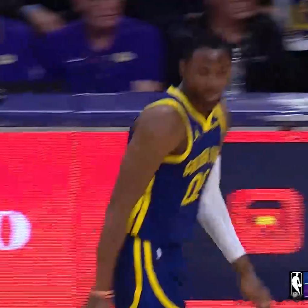 库明加今天有点不专注了湖人追至单位数[笑cry][笑cry][笑cry]#金州勇