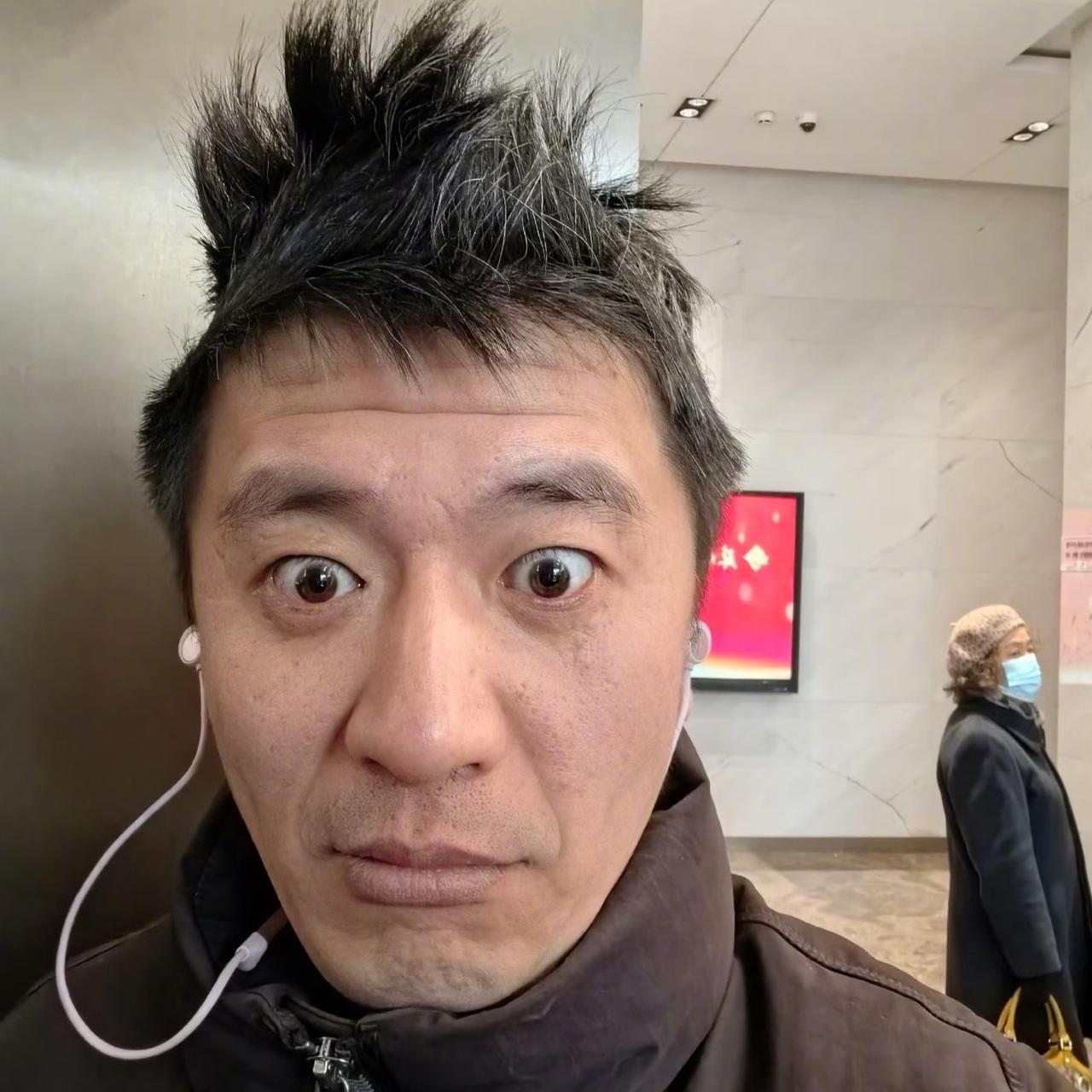 恍然大悟！昨天刷到一篇帖子才知道
为啥张雪峰执着于每天跑步，发朋友圈
原来202