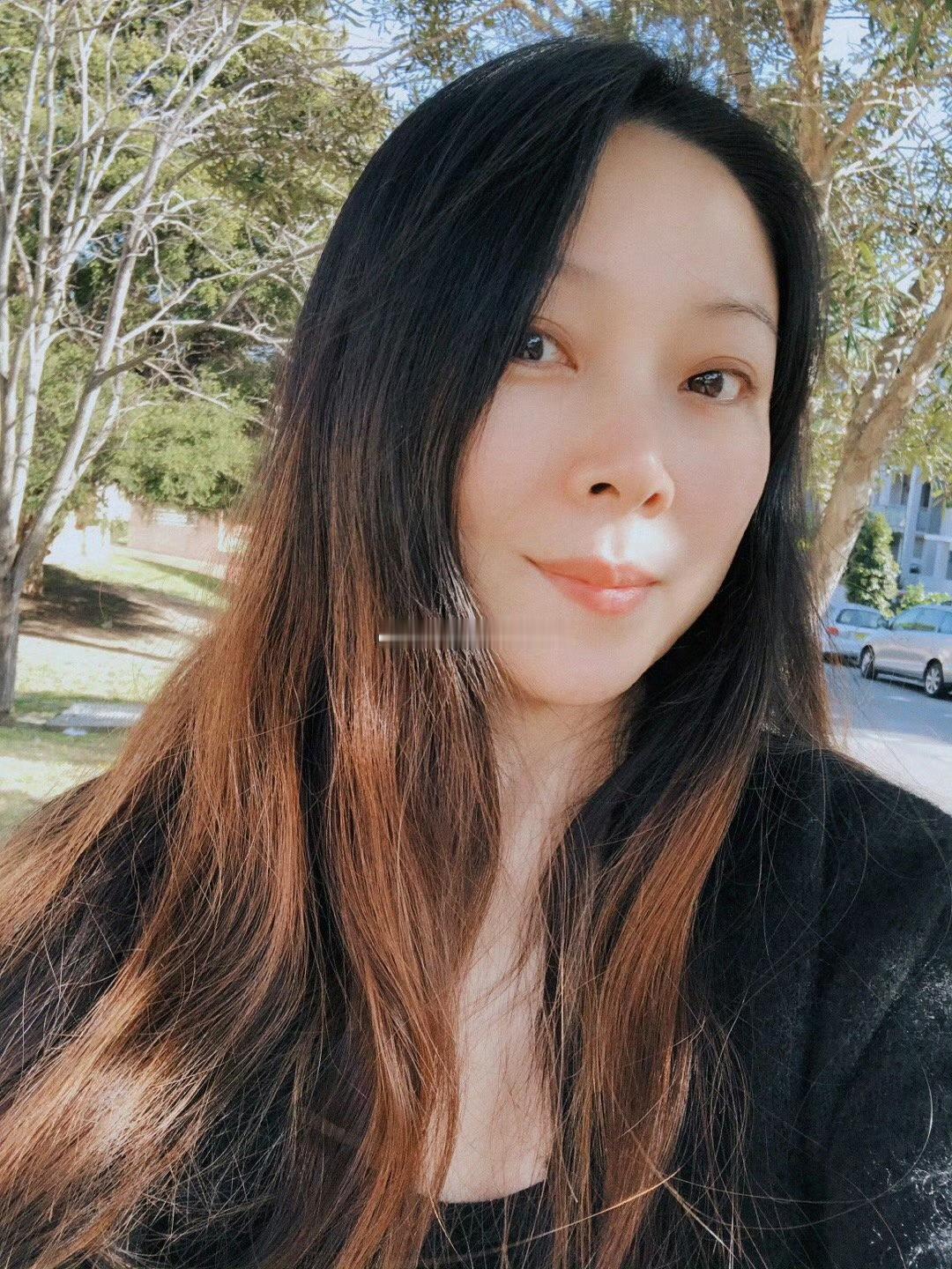 我好像还是长头发好看点。但是我现在才明白为啥中老年妇女都喜欢短发，长发真的是太麻