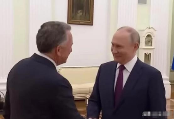 英媒：普京无意求和，特朗普犯下关键错误
 
12 月 2 日的莫斯科寒夜，克里姆