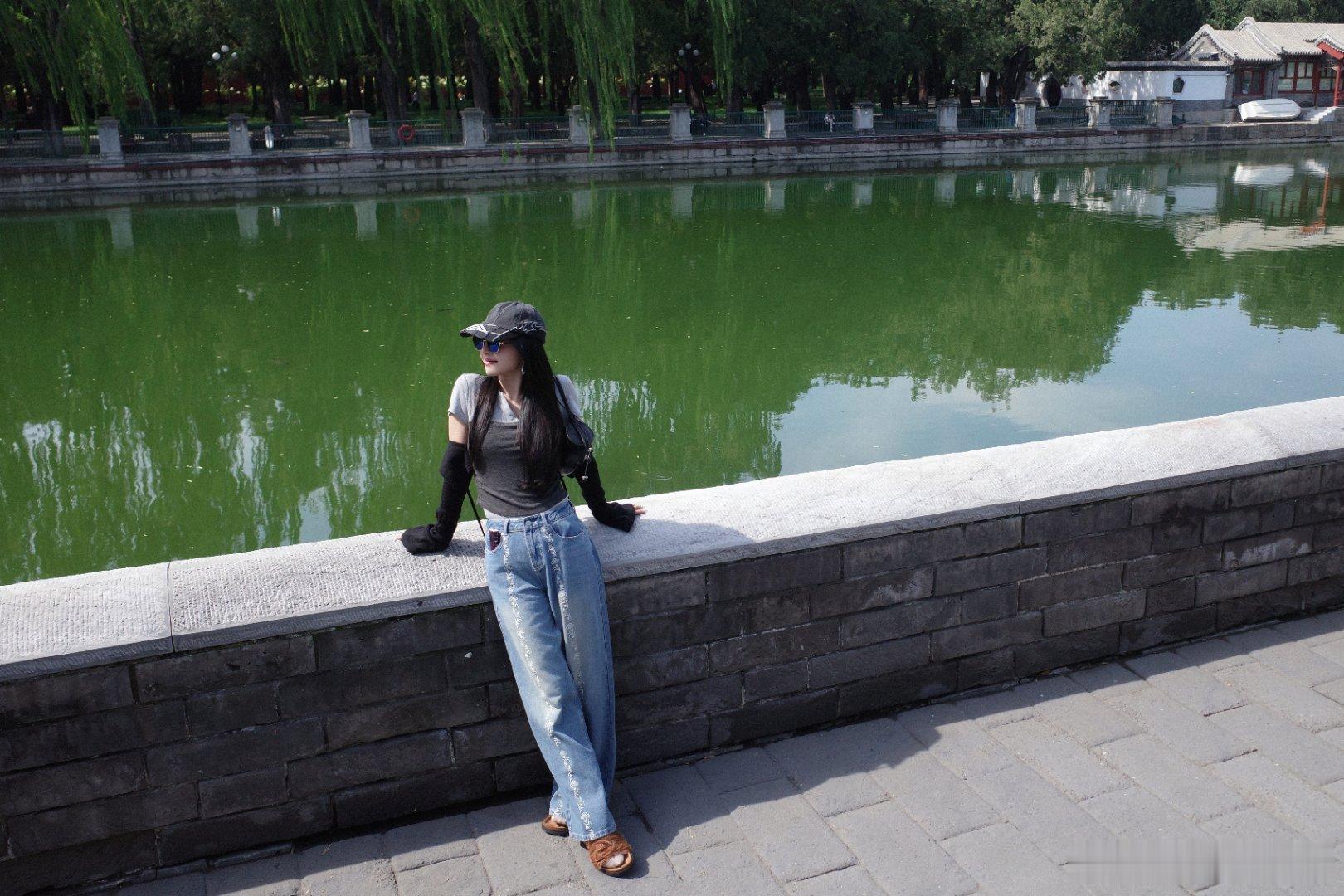 蔡依林打卡故宫 昨天刚落地北京，今天起大早就来故宫游览，后天就是Pleasure