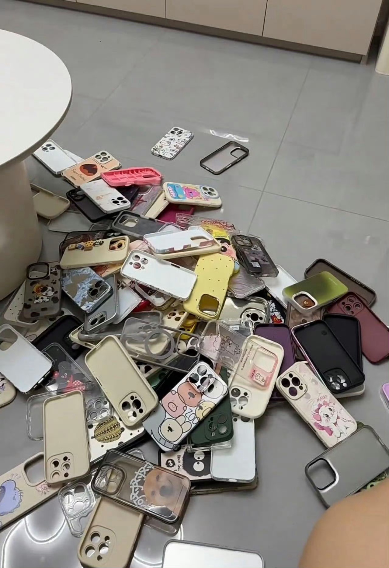 建议这类手机壳赶紧扔掉直接官网买靠谱吗最近买拖鞋问客服执行标准几个大牌一个也说不
