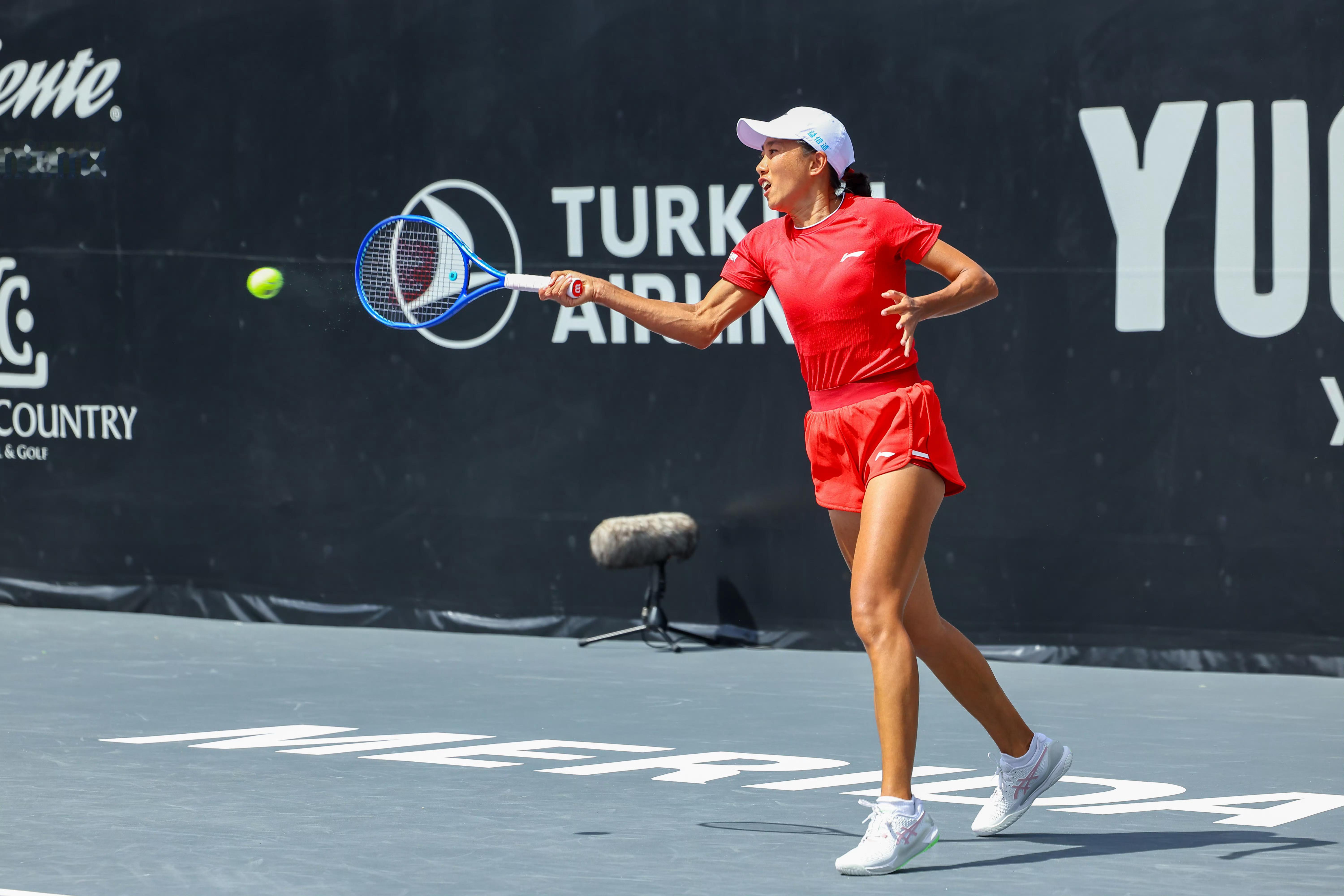 张帅晋级梅里达赛八强张帅三连胜纳瓦罗身披新战袍的张帅6-4/6-4战胜纳瓦罗，终