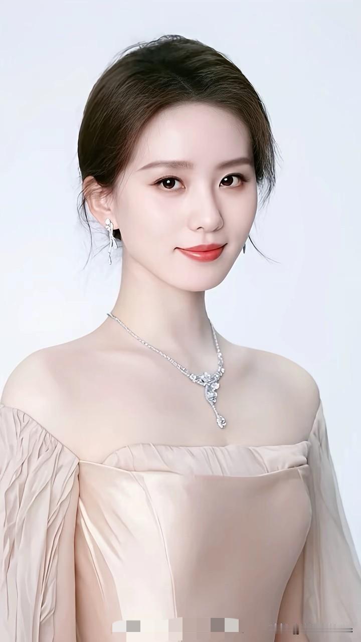 刘诗诗太美了，什么样的穿搭可以成为气质女神? 刘诗诗穿搭