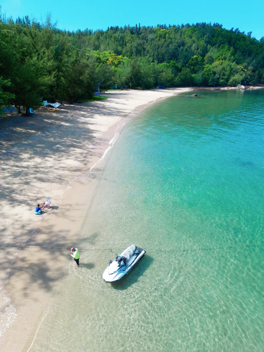 比起双月湾，我更爱这个人少免费的玻璃海