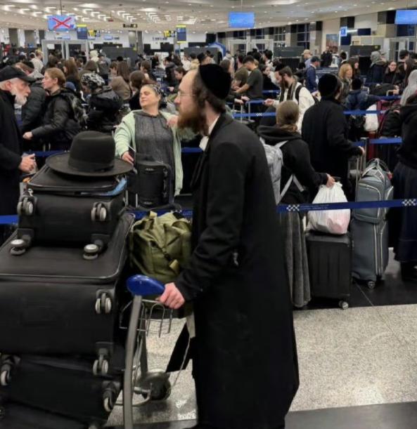 犹太人正以前所未有的数量逃离以色列！
2026年3月8号开始，特拉维夫的本-古里