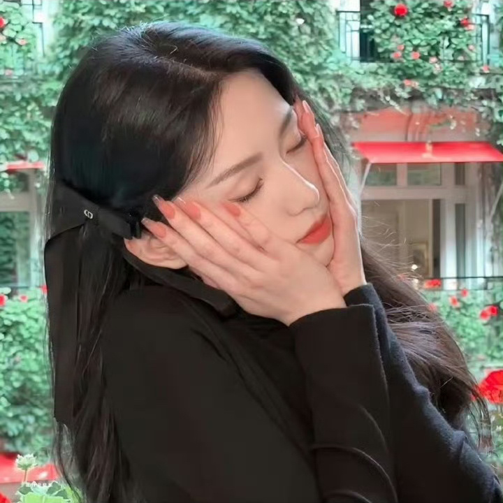 微信头像真的会变浅啊？？还有评论说会颜色变深的？现在就去看一下自己的[doge]