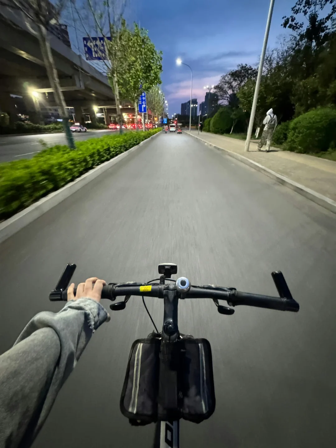 夜骑真是很不错，让人可以放松一天的压力