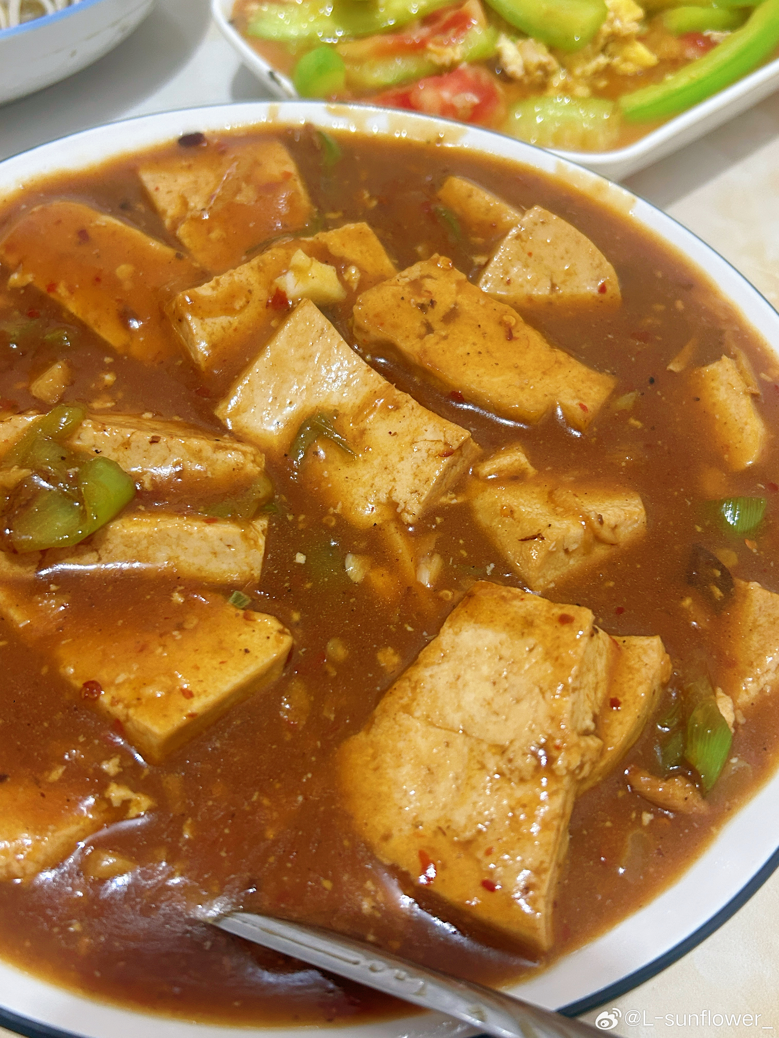 今天这一盘豆腐够我下饭了。好好吃