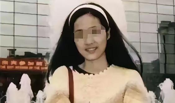 她自幼被收养，16岁时遭到养父侵害，谁知，当她把遭遇告诉养母和哥哥后，2人不仅置
