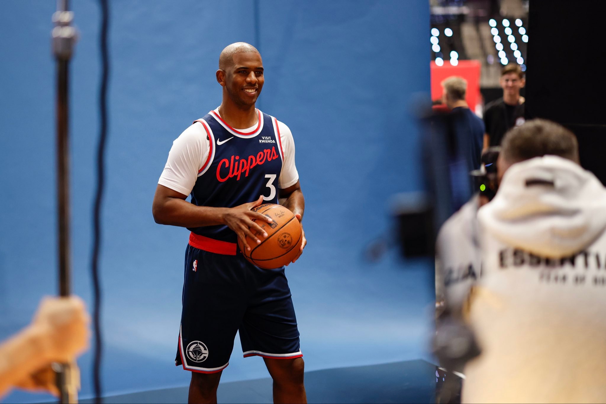 快船大概率还是交易保罗，不会直接裁的nba