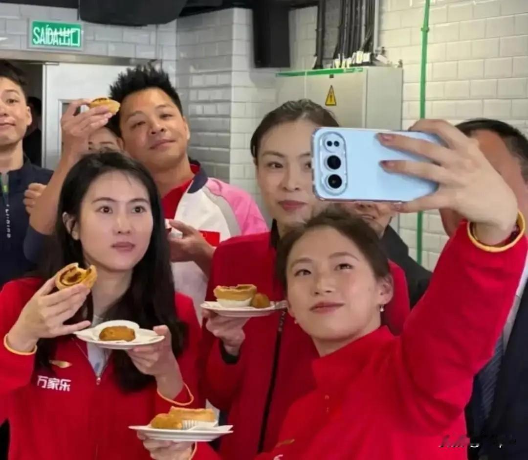 29万粉丝连夜跑路，陈芋汐一句“不喜欢”竟成了“原罪”？

奥运冠军在赛场上拿金