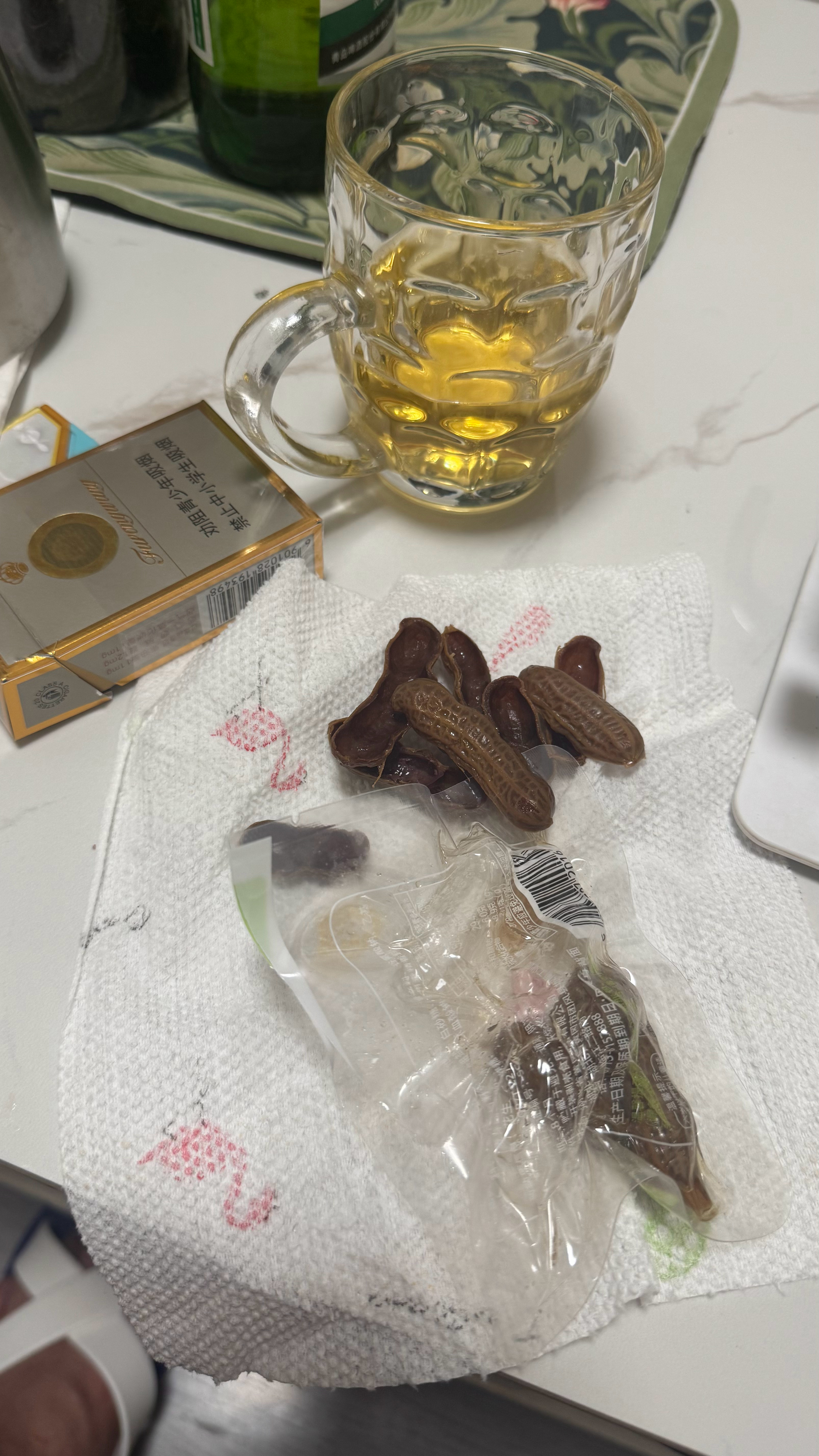一路走来，好几个朋友都快上小学了。而我还在喝酒，这就是上天眷顾。兄弟，人要知足；