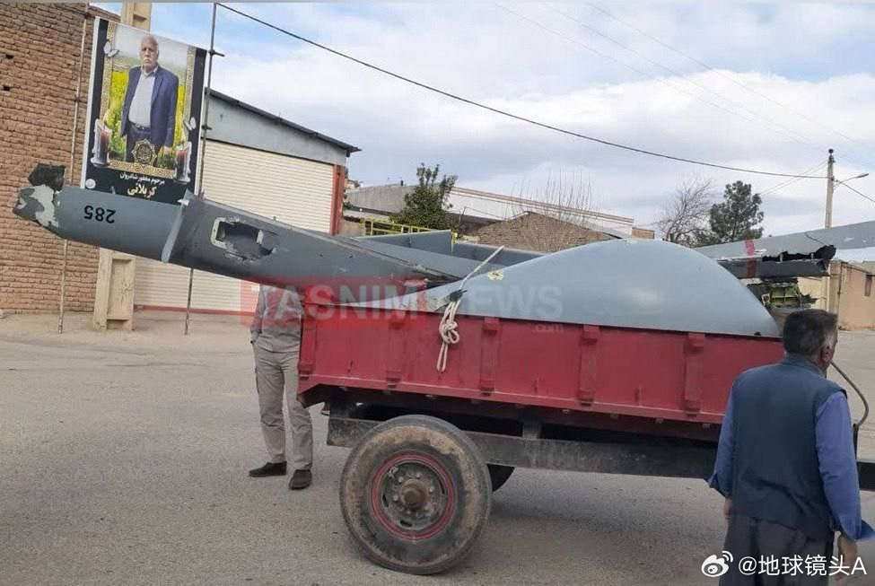 伊朗称击中美国林肯号航母 伊朗，洛雷斯坦省当地老乡回收了一架被伊朗防空系统击落的