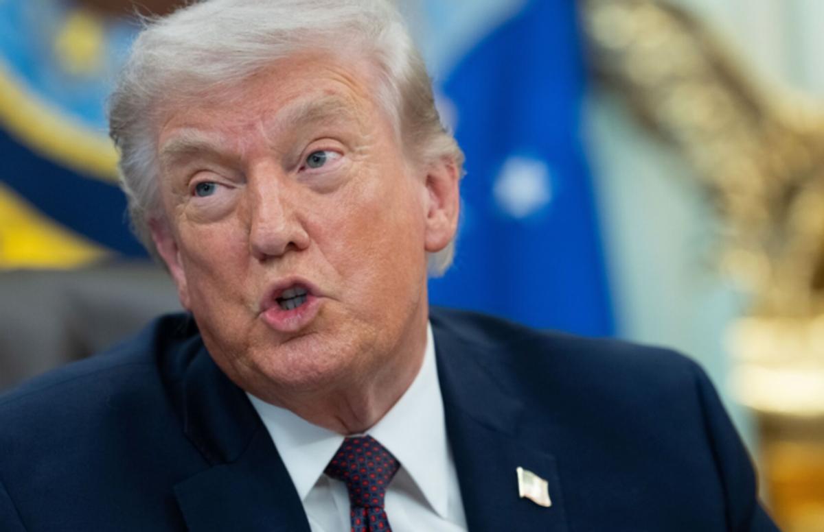 【伊朗“新总统”求停火？特朗普暴露无知】

特朗普在4月1日再度表示伊朗正在请求