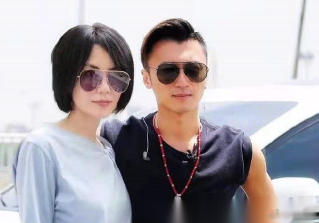谢霆锋这回是真沉默了。 不是他要和王菲领证，是9月5号那天，他啥也没干，就坐在家