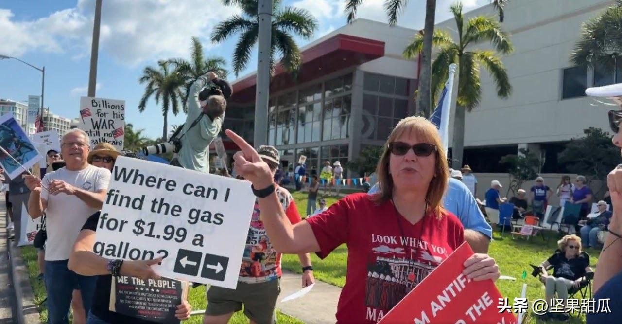 美国人不满油价。周六，美国举行了大规模的反战示威游行，佛罗里达州的示威活动中，出
