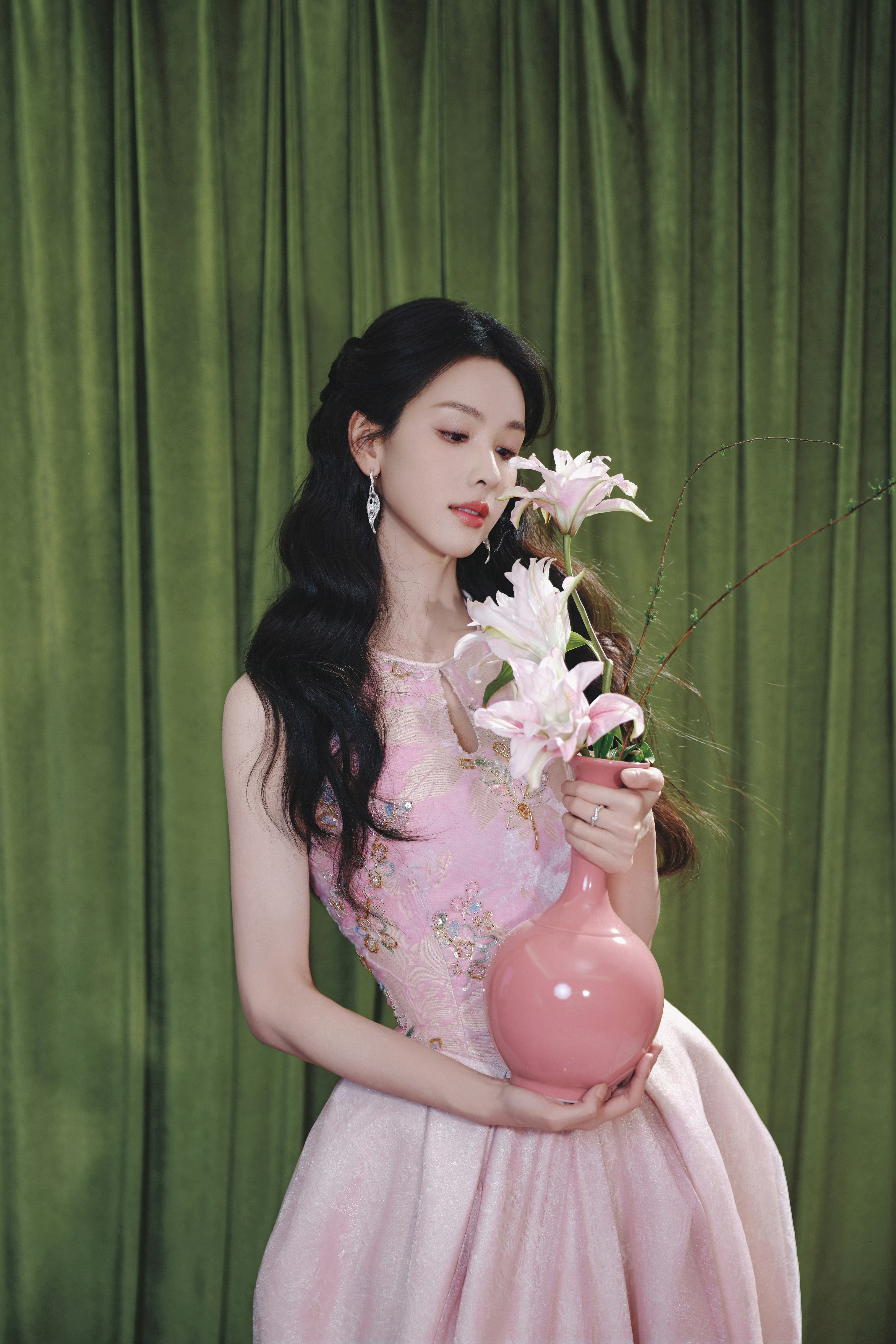 陈都灵 x 马年最新物料📷 