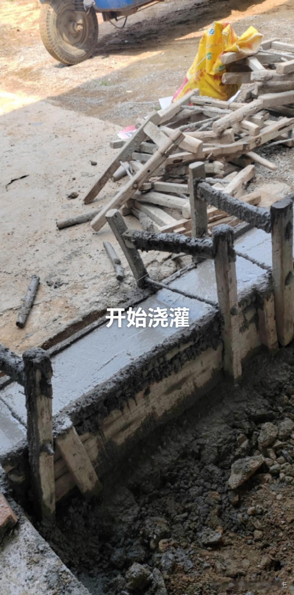 大家有没有发现，工地农民工干的根本算不上一份正经工作。真正的工作，哪怕没有公积金