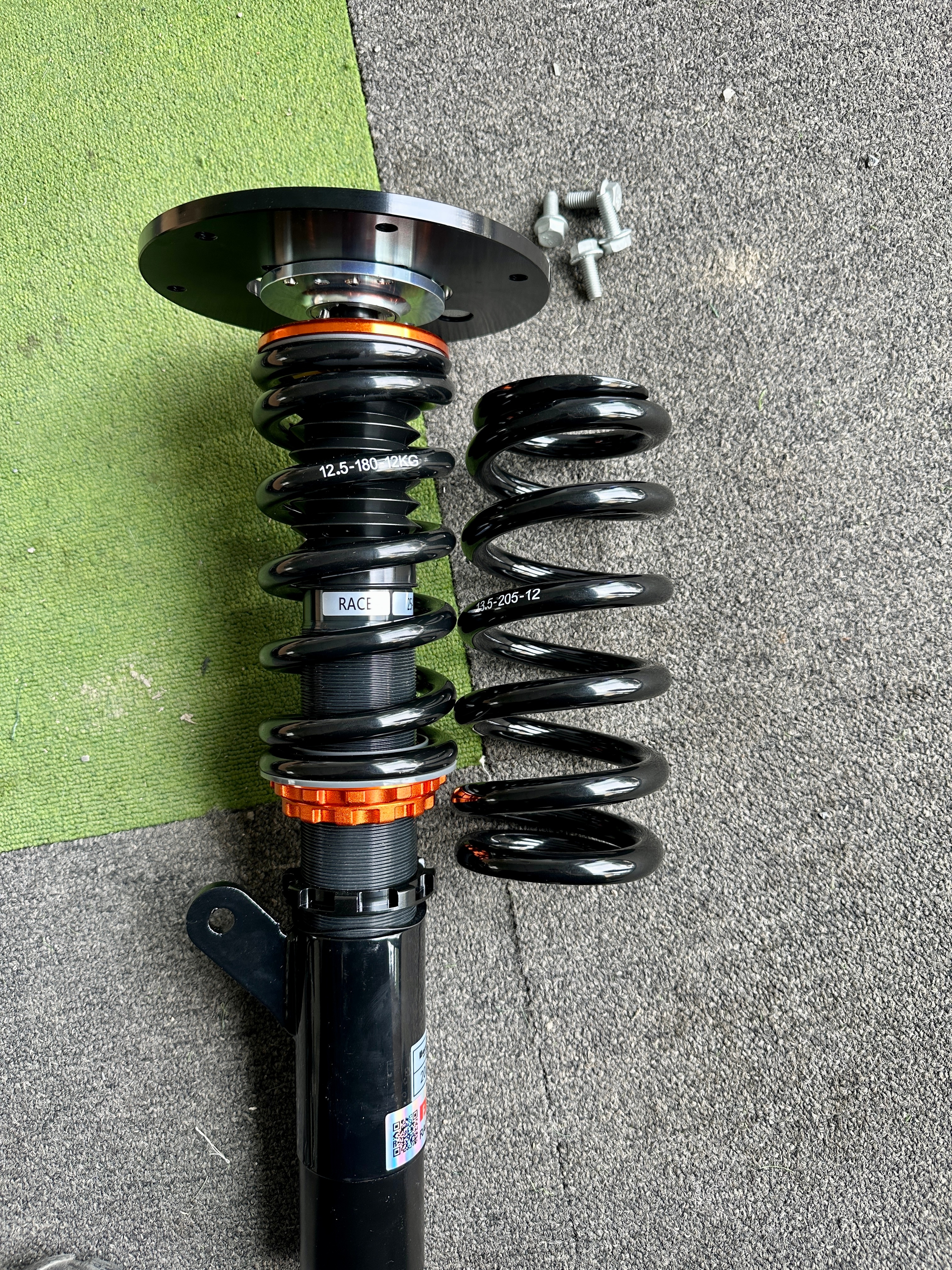 F20 预估车重1.2吨大。轮胎使用二手光头。半热熔参考265-285卫途P1。