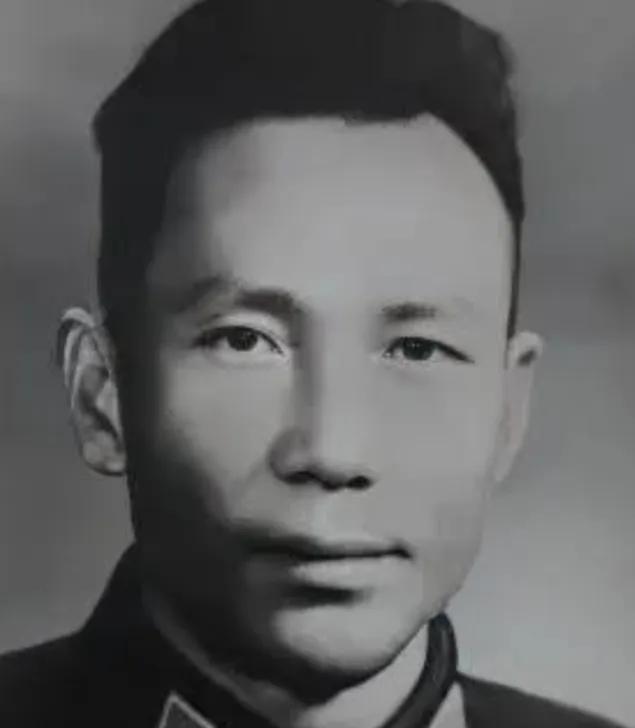 1937年3月，马步芳的电台主任熊维邦收到了两封绝密电报，他看都没看，就交给了曾