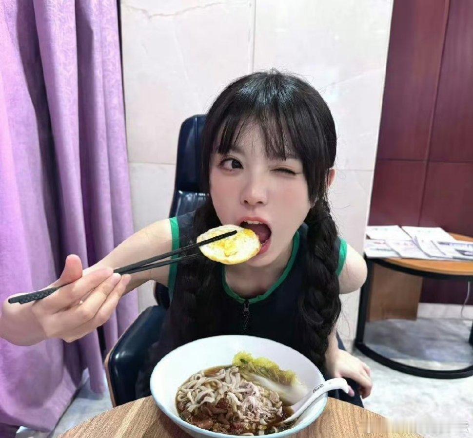 想知道田曦薇蛋黄过敏是怎么做到吃煎蛋的[哈欠] ​​​