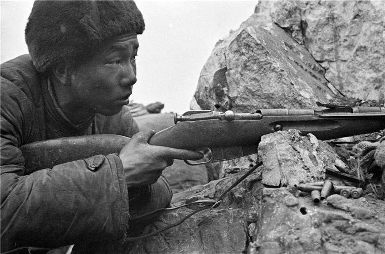 时值纪念中国人民志愿军赴朝作战76周年，回望上甘岭焦土阵地，记住这位传奇的冷枪英