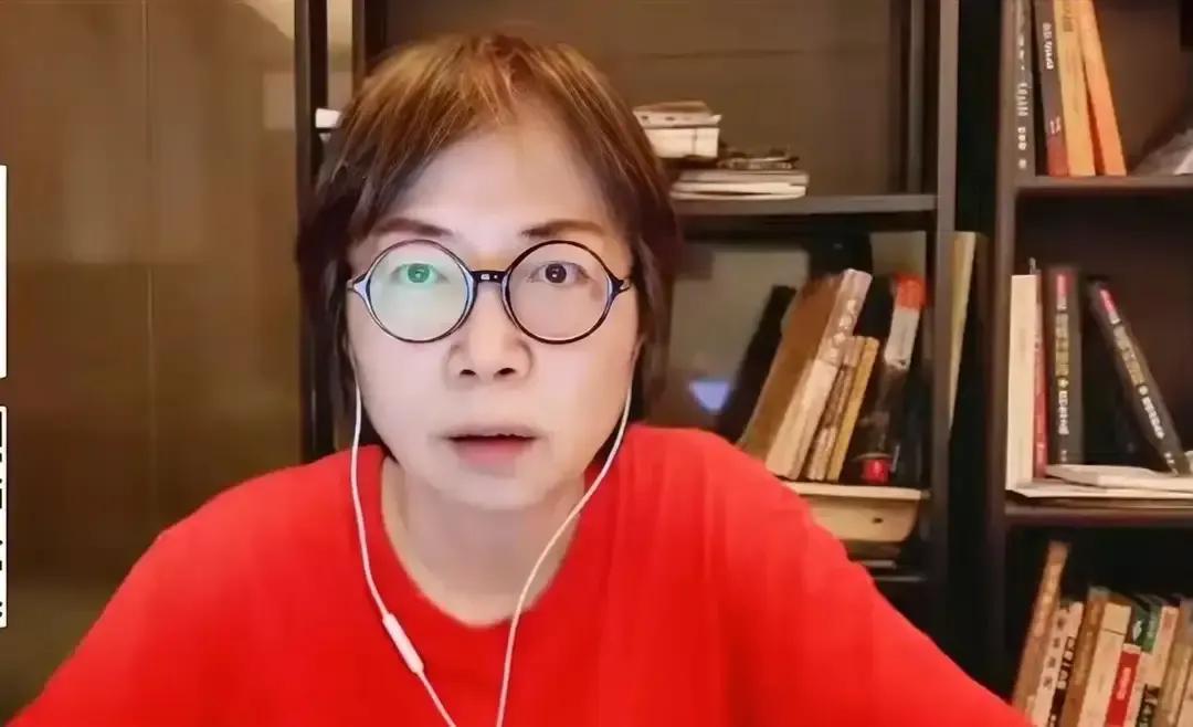 听说黄智贤也变脸了。她告诉媒体：她反对台独，但不会提统一二字。
于是大家口诛笔伐