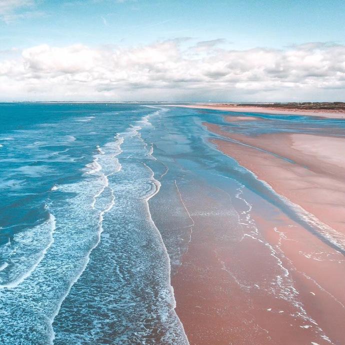 一定要记住，人这一生，最靠得住的永远是自己。风雨再大，自己撑伞；困难再多，自己扛