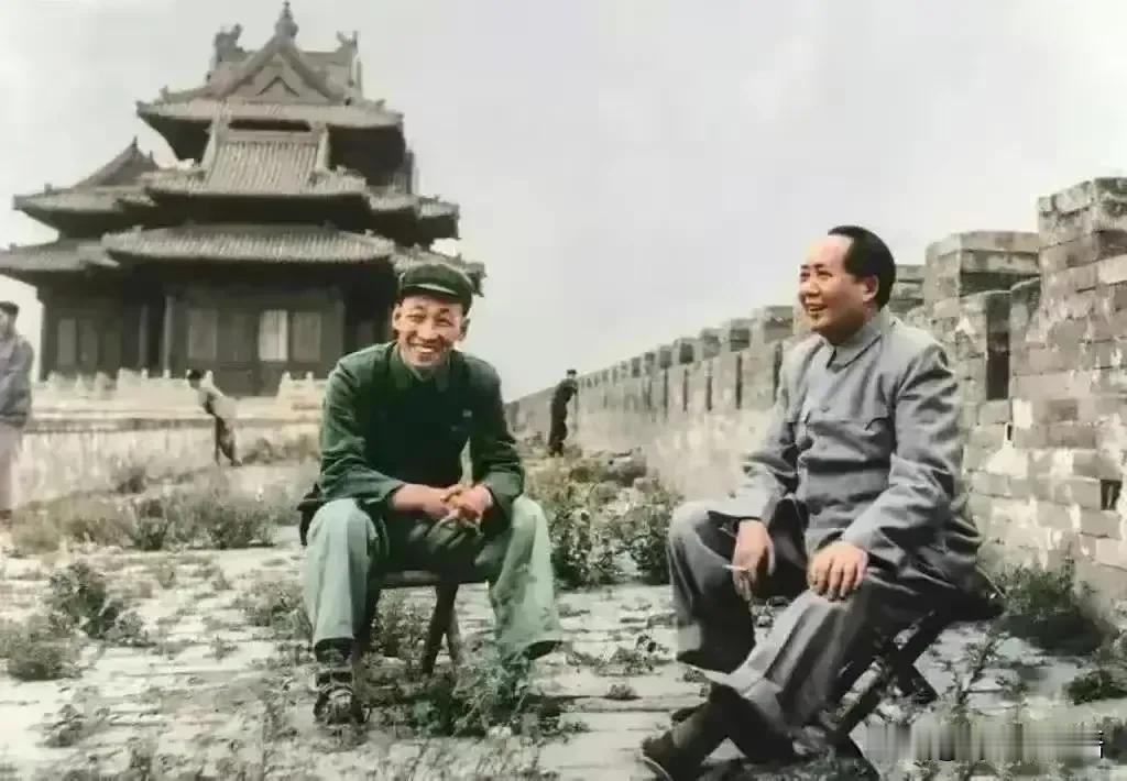 张闻天回忆说——那时候，我只是形式上当当主席……

很多人以为，遵义会议一开，老