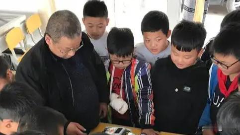 教育部今天发的“开局起步十五五”系列推行每周至少半天实践活动，还没实施，人们顾虑