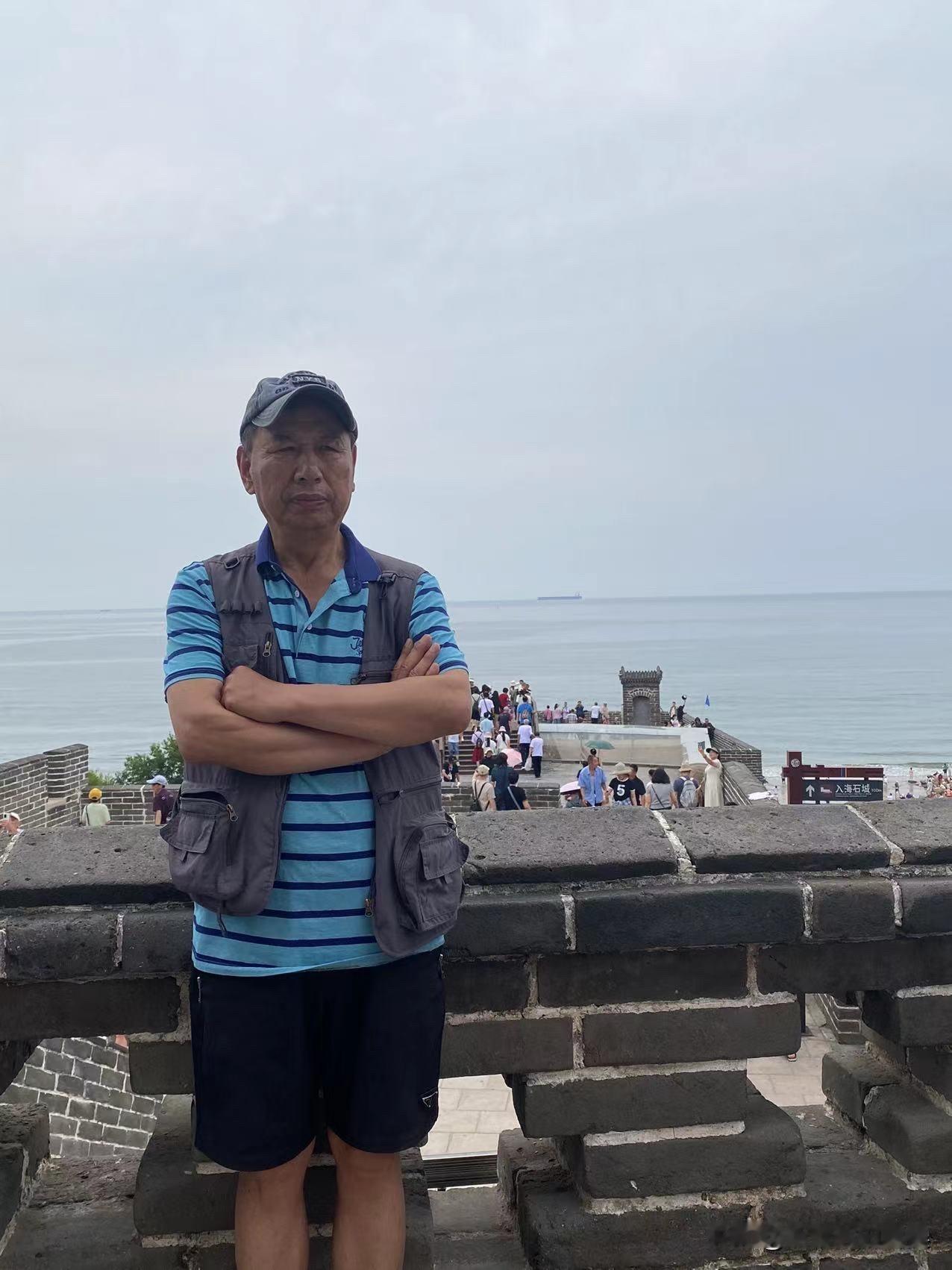 日子平淡温柔，藏着细碎美好。晨起微风拂面，三餐烟火暖心，闲暇时晒晒太阳，听听喜欢
