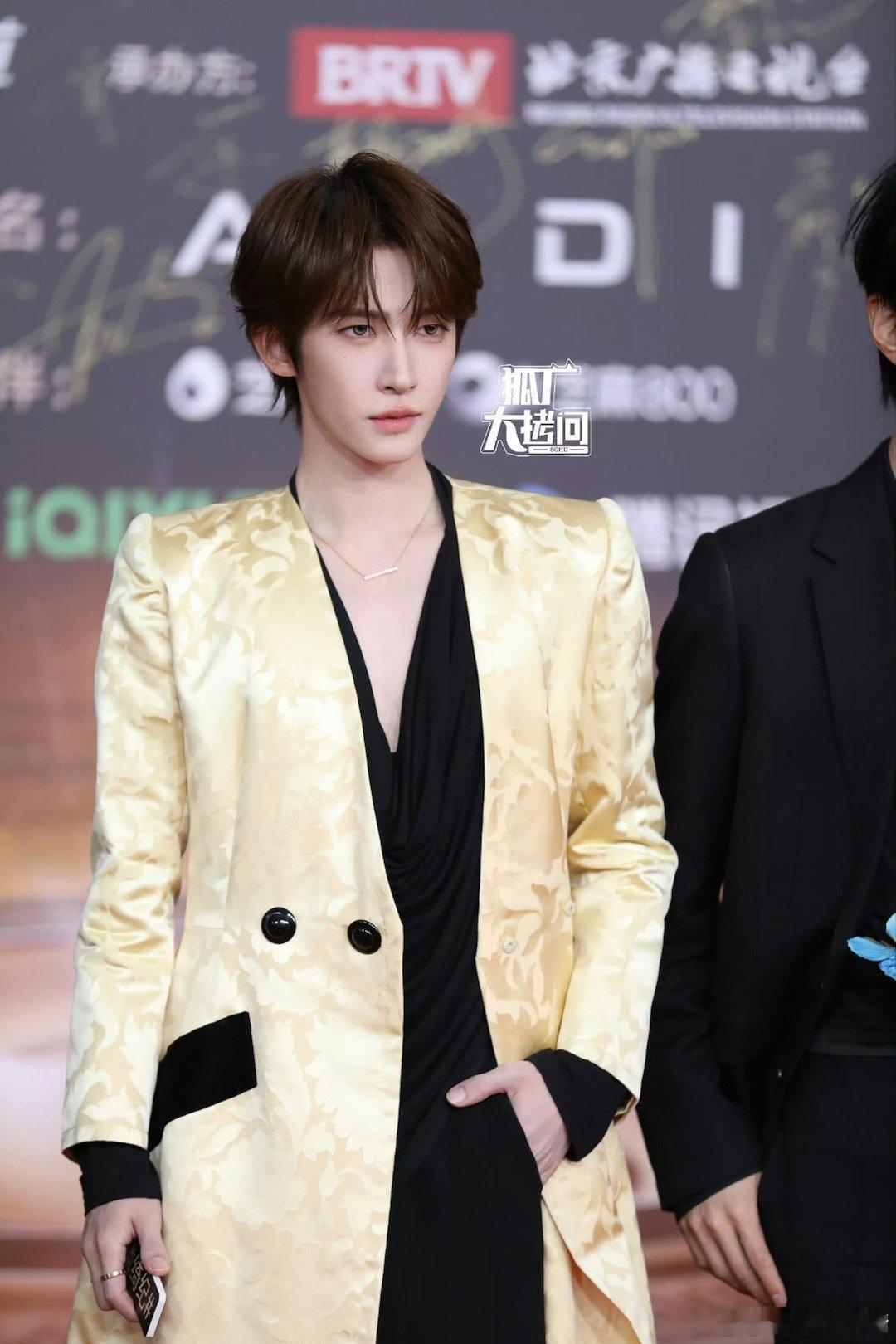 来看刘宇微博视界红毯造型 打几分 ​​​