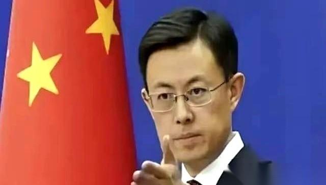 刚把菲律宾防长一家子拉黑，马尼拉那边，一天之内竟整出了两副面孔。
一边，防长本人