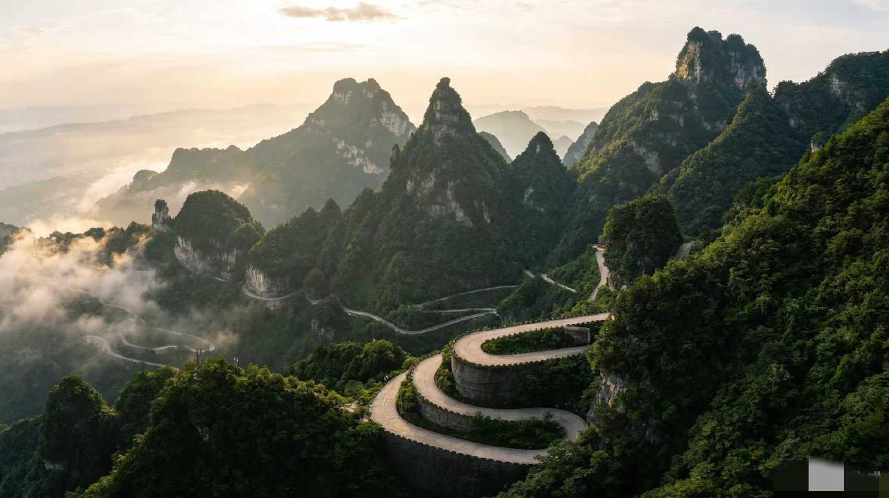跟着影视去旅游之《心花路放》
一曲《去大理》，让无数人心中“一路向西”的治愈之旅