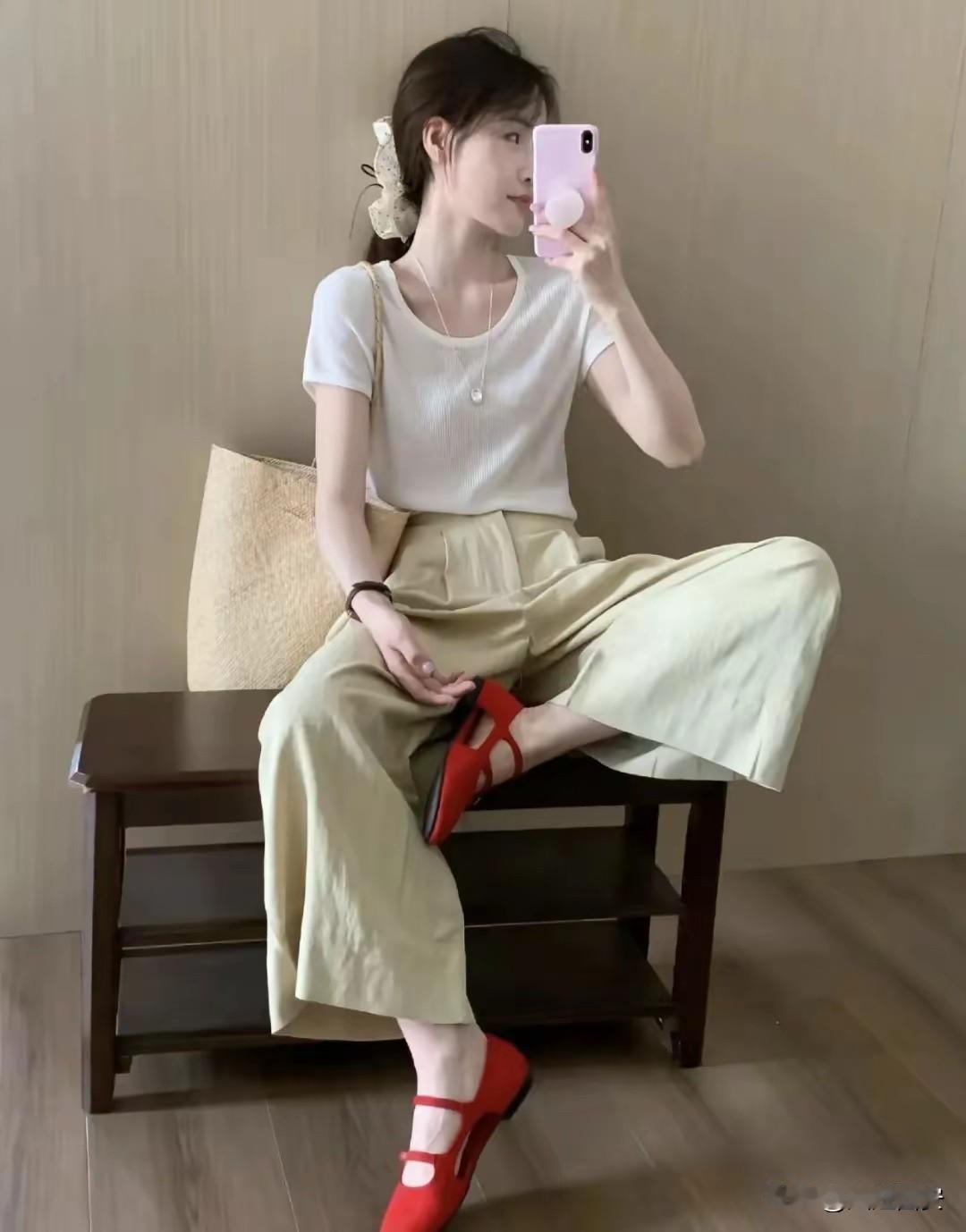 朋友与敌人的区别：

第一：朋友
所谓朋友就是：
只能同甘，
不能共苦。
只会锦