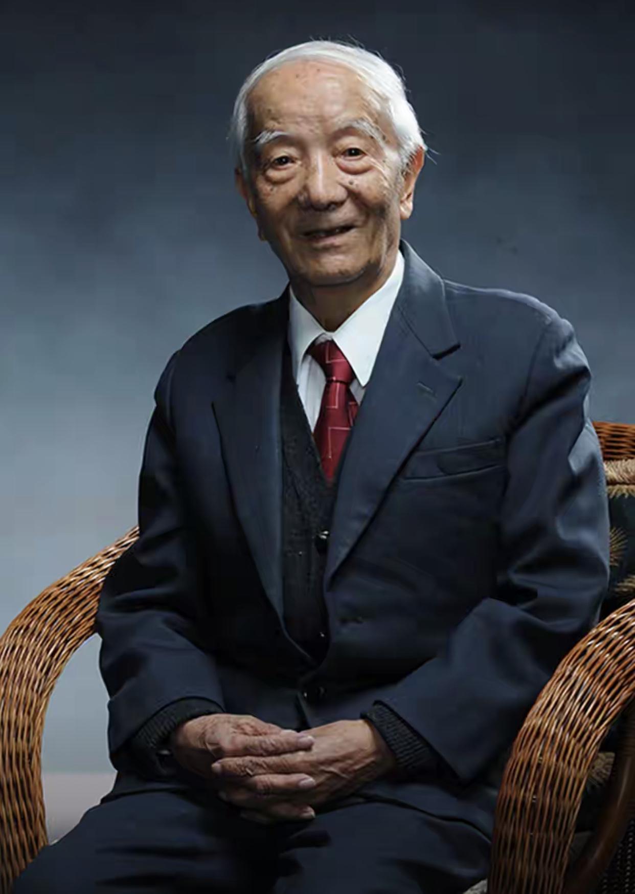 学霸就是学霸！
爱国就是爱国！
伟大就是伟大！
栋梁就是栋梁！

1938年，当