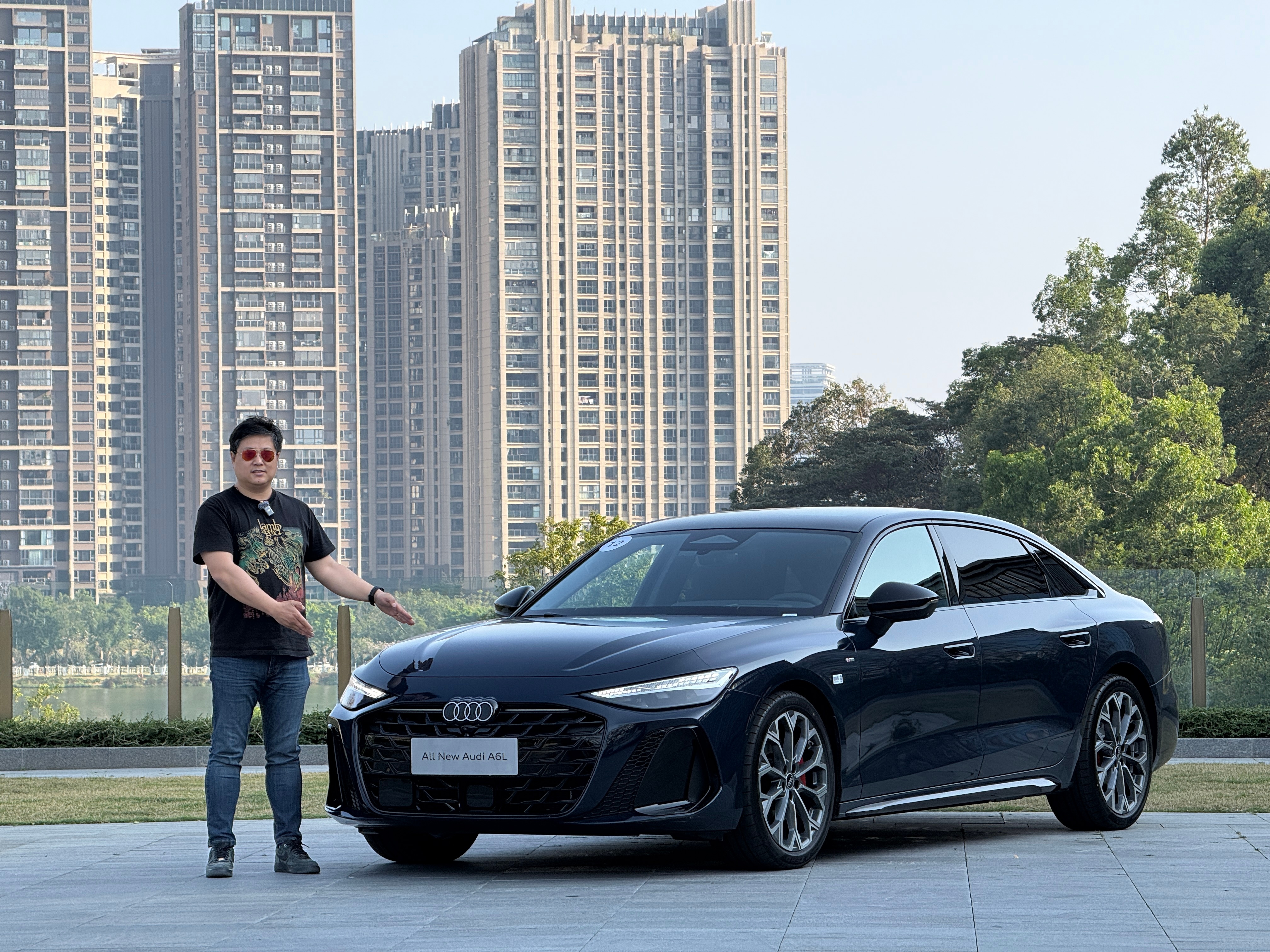 奥迪A6L今晚正式上市，32万起售价相当可以，V6四驱43.59万元也相当诱人。