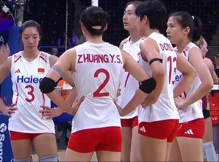 预测中国女排后续三场较量可能会遭遇3连败！1，中国3-2德国（已结束）2，中国女