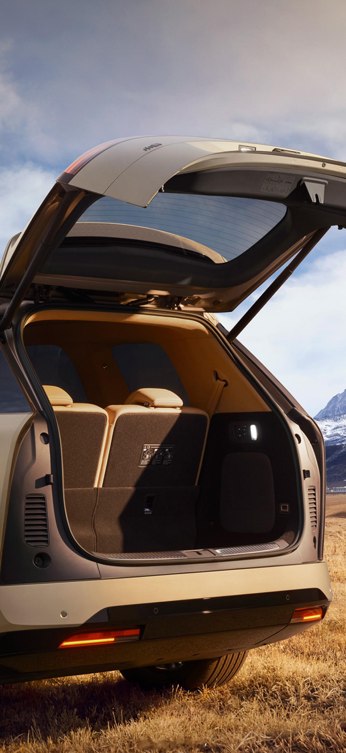 跟X9师出同门，GX后备箱好大的深坑！新能源汽车