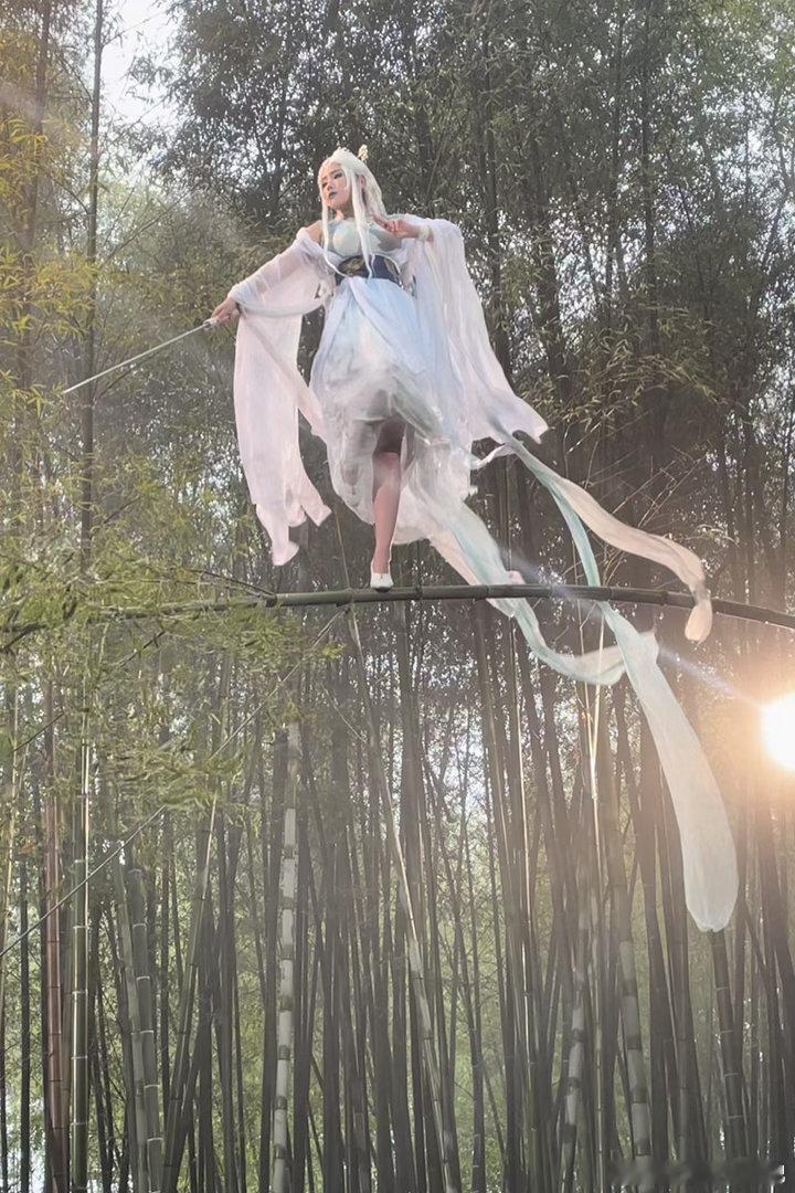 今日份拍摄花絮师尊能飞[憧憬] ​​​