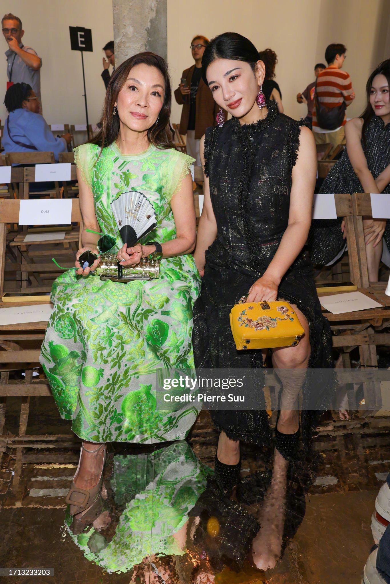 杨紫琼、刘宇、黄奕、孔雪儿、童瑶、蔡卓宜、沈梦辰同场看秀，来看看媒体生图。 ​​
